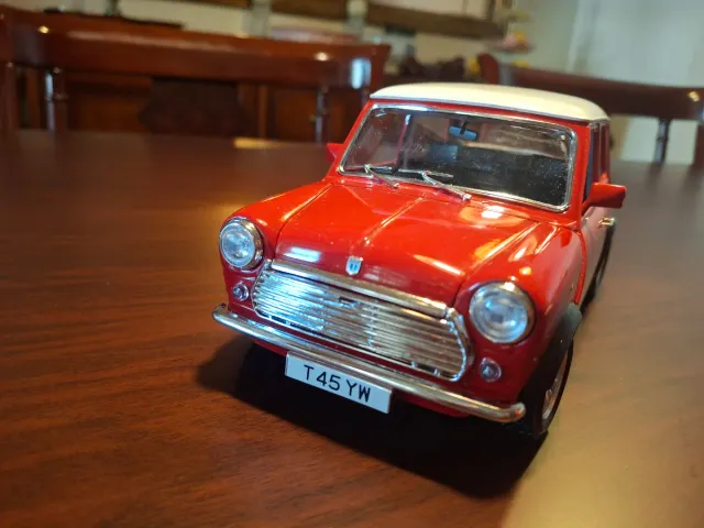 Morris Mini 1:18 Años 60
