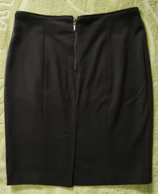 Saia lápis elegante e intemporal da H&M