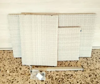 Mesa auxiliar rafia y metal