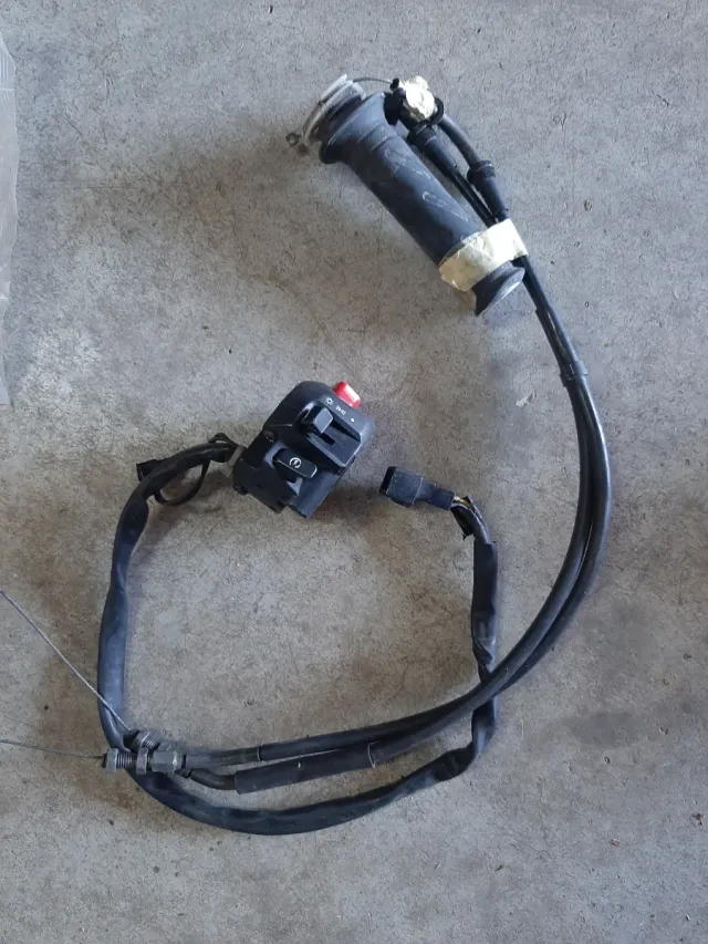 Piña Gas Suzuki SV 650