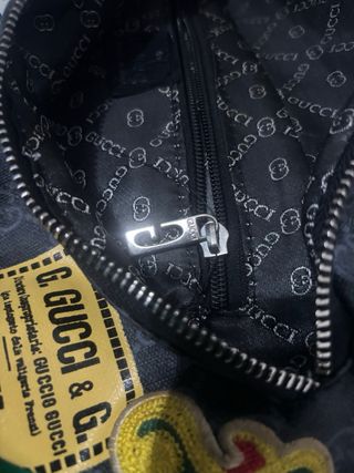 Riñonera Gucci Negra con Estampado