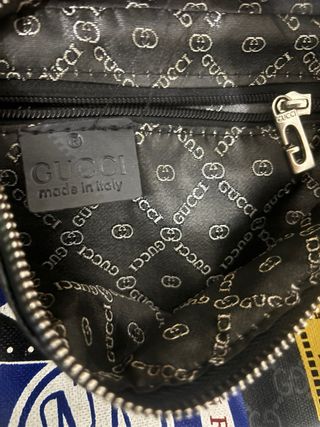 Riñonera Gucci Negra con Estampado