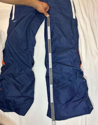 Mono de esquí azul con tirantes