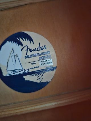 Ukelele Fender Avalon