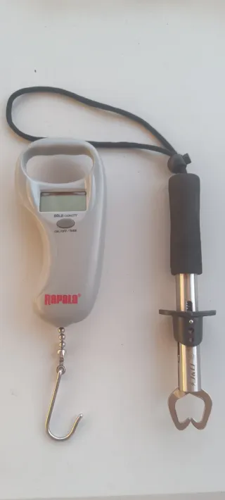 Peso Digital Rapala y Pinza Atrapa Peces