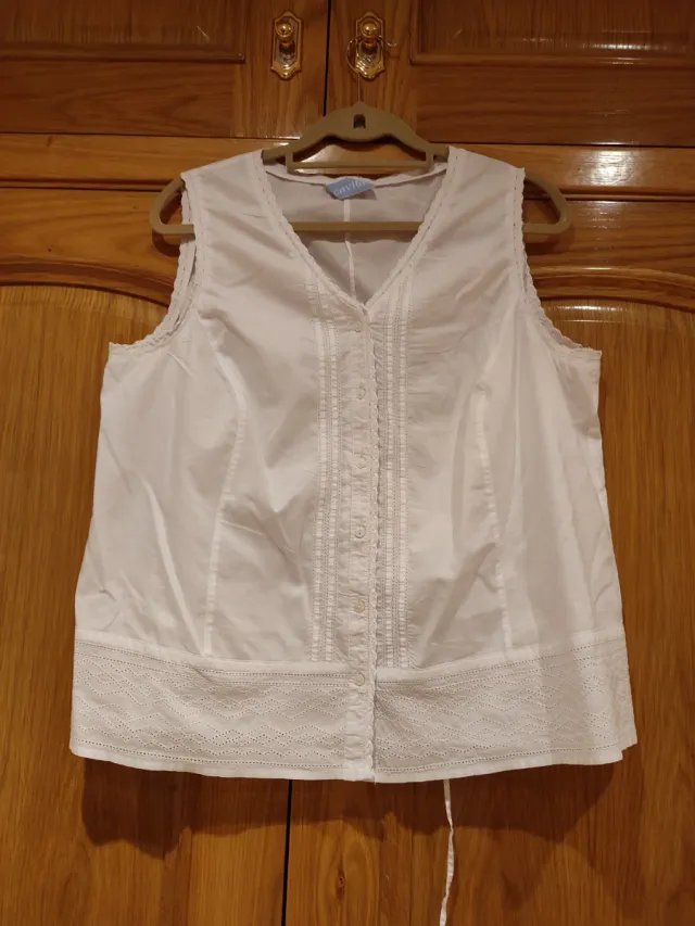 Camisa blanca sin mangas