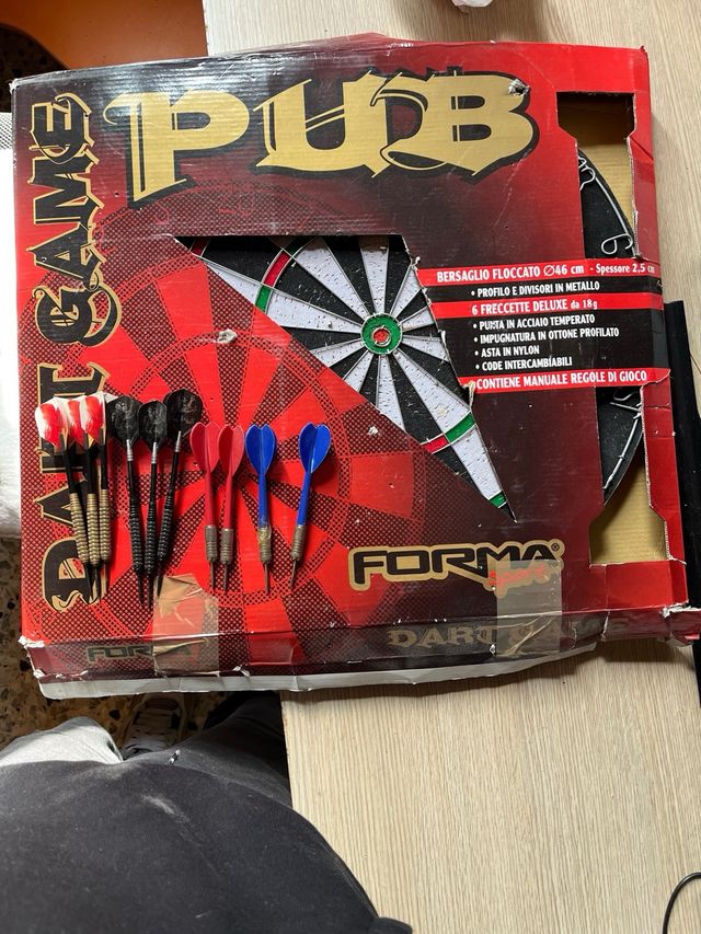 Bersaglio e freccette
usato solo 3 volte