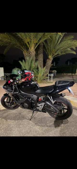 Yamaha YZF R6 Negra 2007