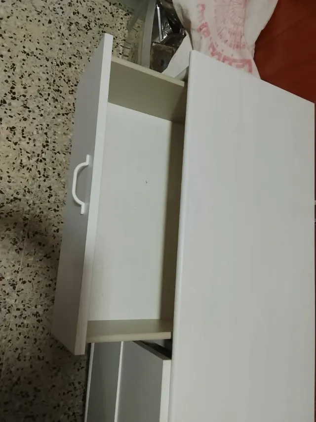 Mueble de habitación blanco