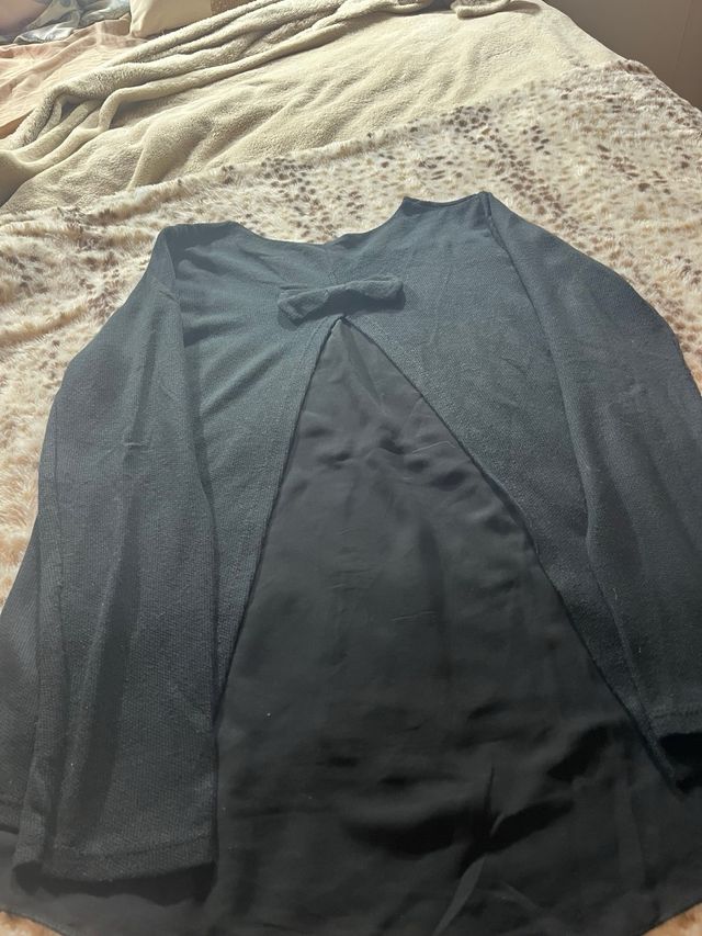 Jersey negro y jersey amarillo manga larga