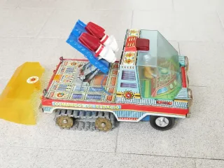 Camion di latta Space Command 76