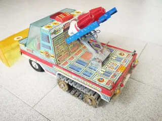 Camion di latta Space Command 76