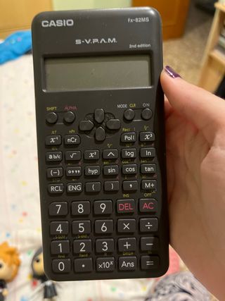 Calculadora Casio fx-82MS