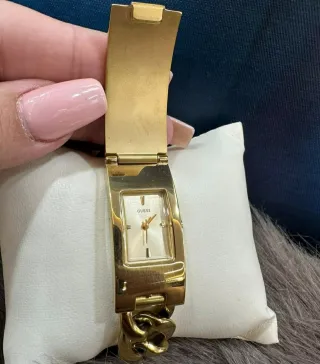 Reloj Guess Dorado Mujer