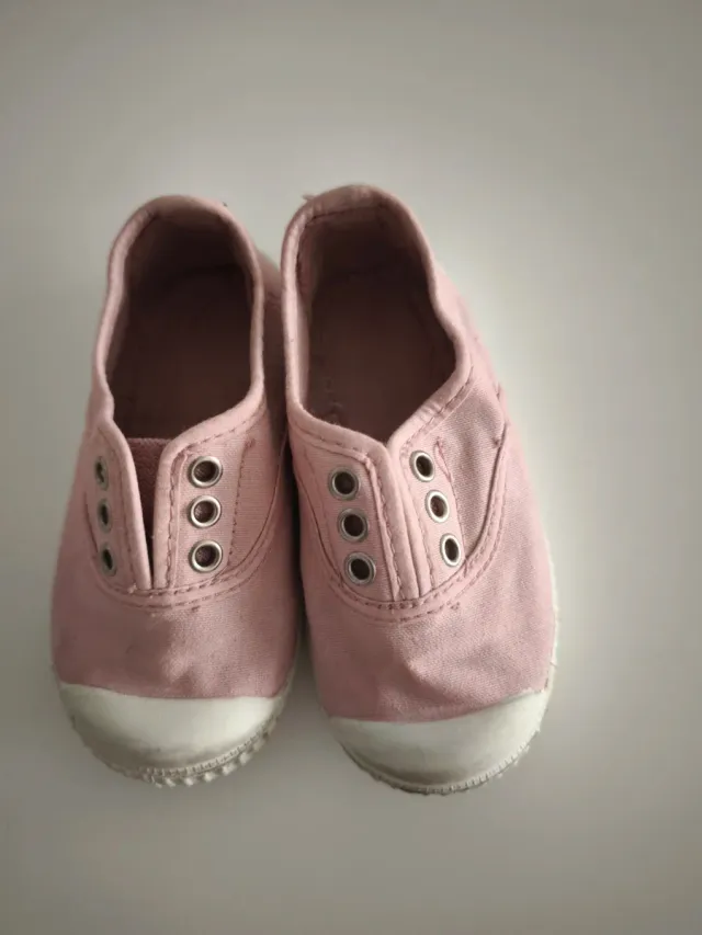 Zapatillas Lona Rosas Puntera Reforzada Talla 23