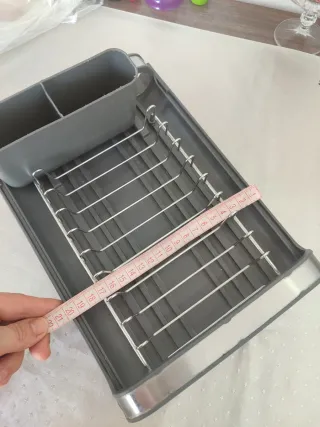 Escurridor de platos gris con cubertero