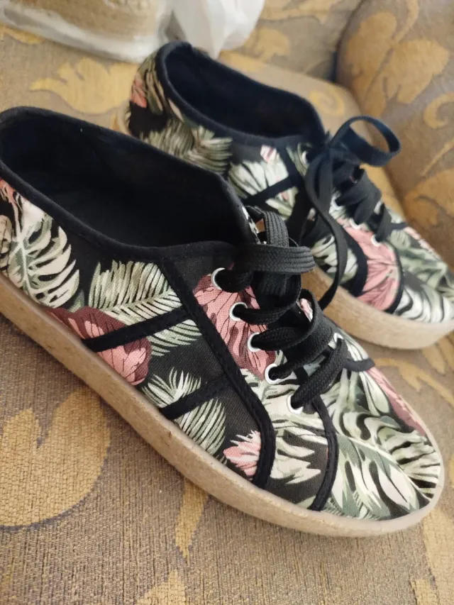 Zapatillas esparto con estampado floral