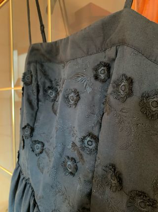 Vestido negro mujer tirantes flores