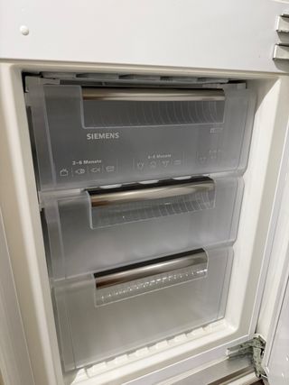 Nevera integrable Siemens KI34VA50I