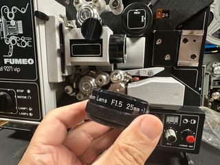 Objetivo Eiki 25mm F1.5 para Fumeo