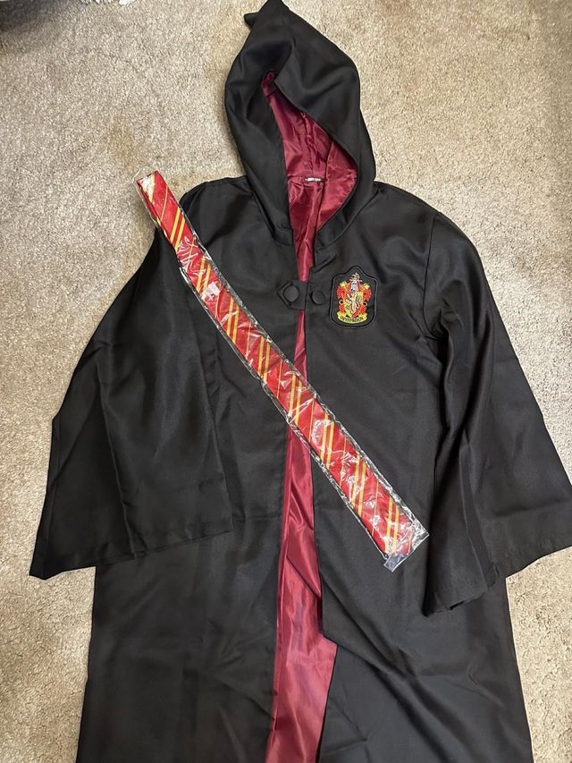 Tunica Grifondoro con cravatta