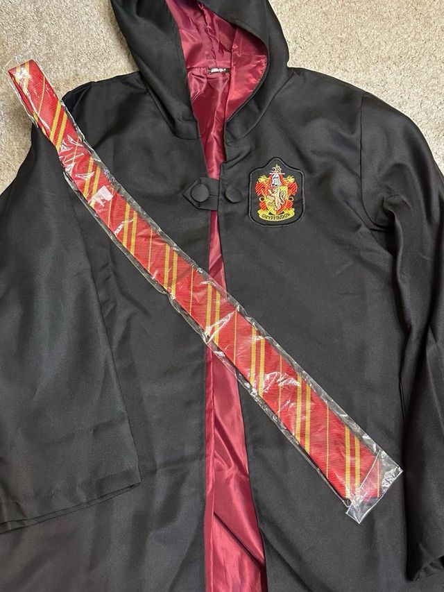 Tunica Grifondoro con cravatta