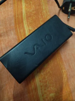 Cargador Sony VGP-AC19V36 19.5V 4.7A