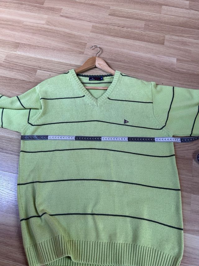 Jersey verde con rayas