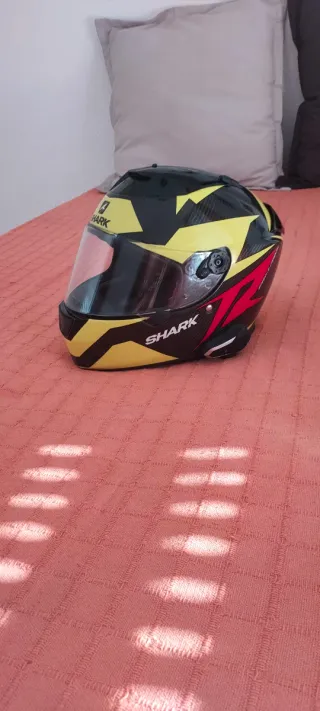 Casco Shark carbono