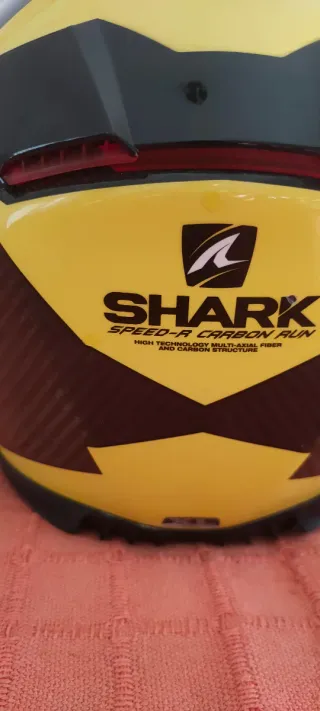 Casco Shark carbono