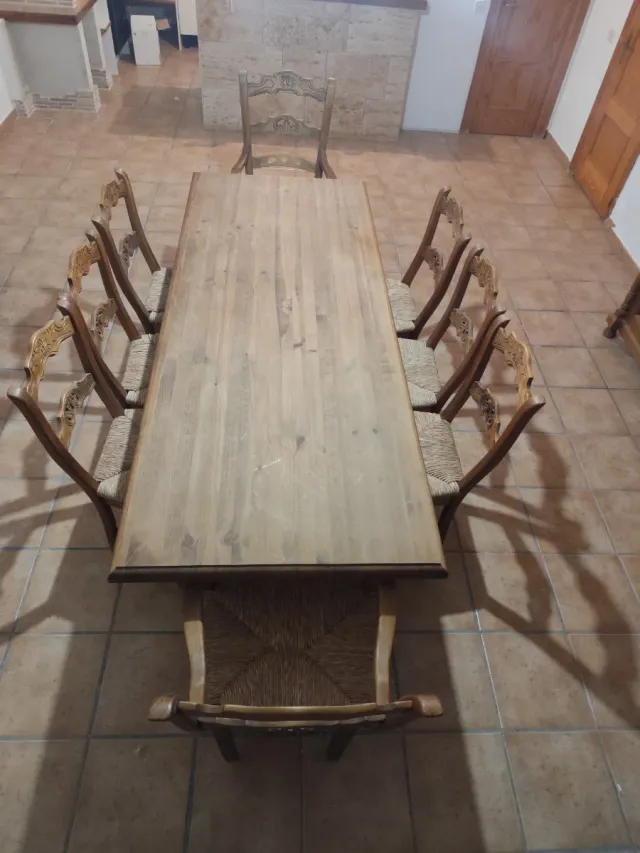 Conjunto mesa y sillas rústicas de madera maciza