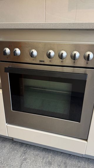 Horno y vitrocerámica Zanussi