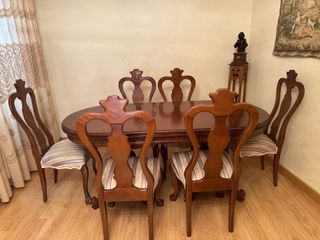 Mesa de comedor y 6 sillas