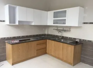 Carpintero montador de muebles