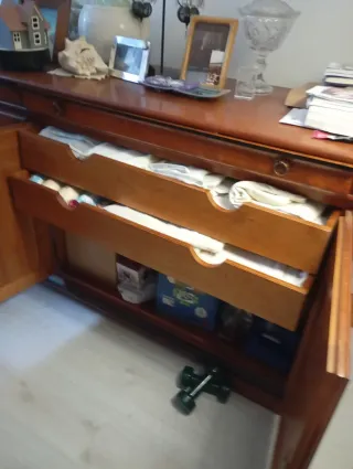 Aparador de madera grande