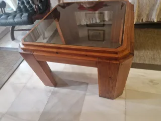 Tavolo in legno e vetro