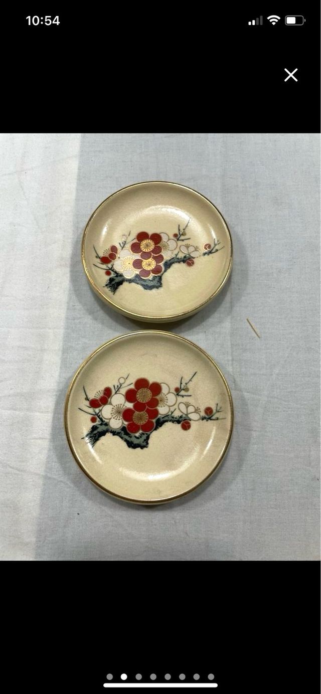 Platos pequeños decorados vintage