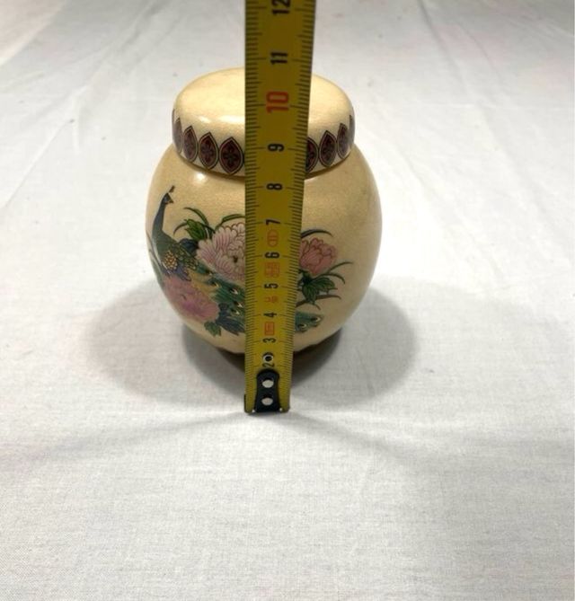 Platos pequeños decorados vintage