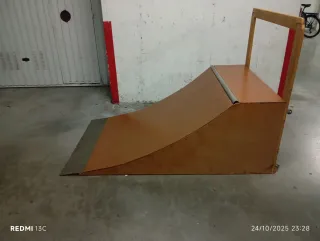 Rampa de skate de madera