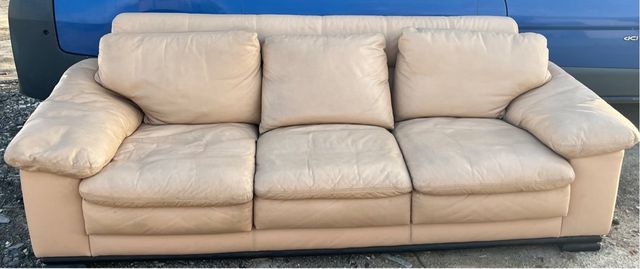 Sofá de piel beige 3 plazas