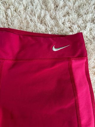 Mallas Nike rosas y rojas capri