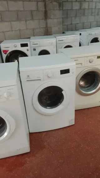 Lavadora Blanca Frontal 8 kg  watsap 604288294