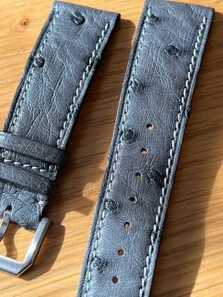 Correa Piel Avestruz Atelier Ferrer Gris
