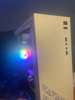PC Gamer Blanco con RGB