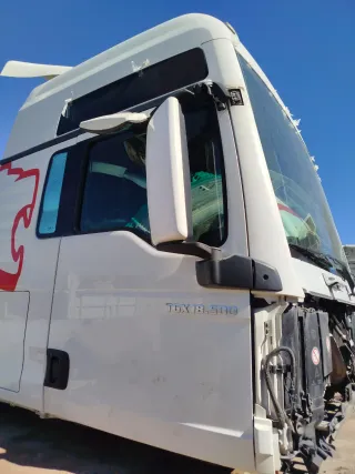 Cabina de camión MAN