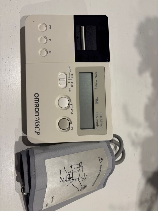 Tensiometro OMRON 705 CP