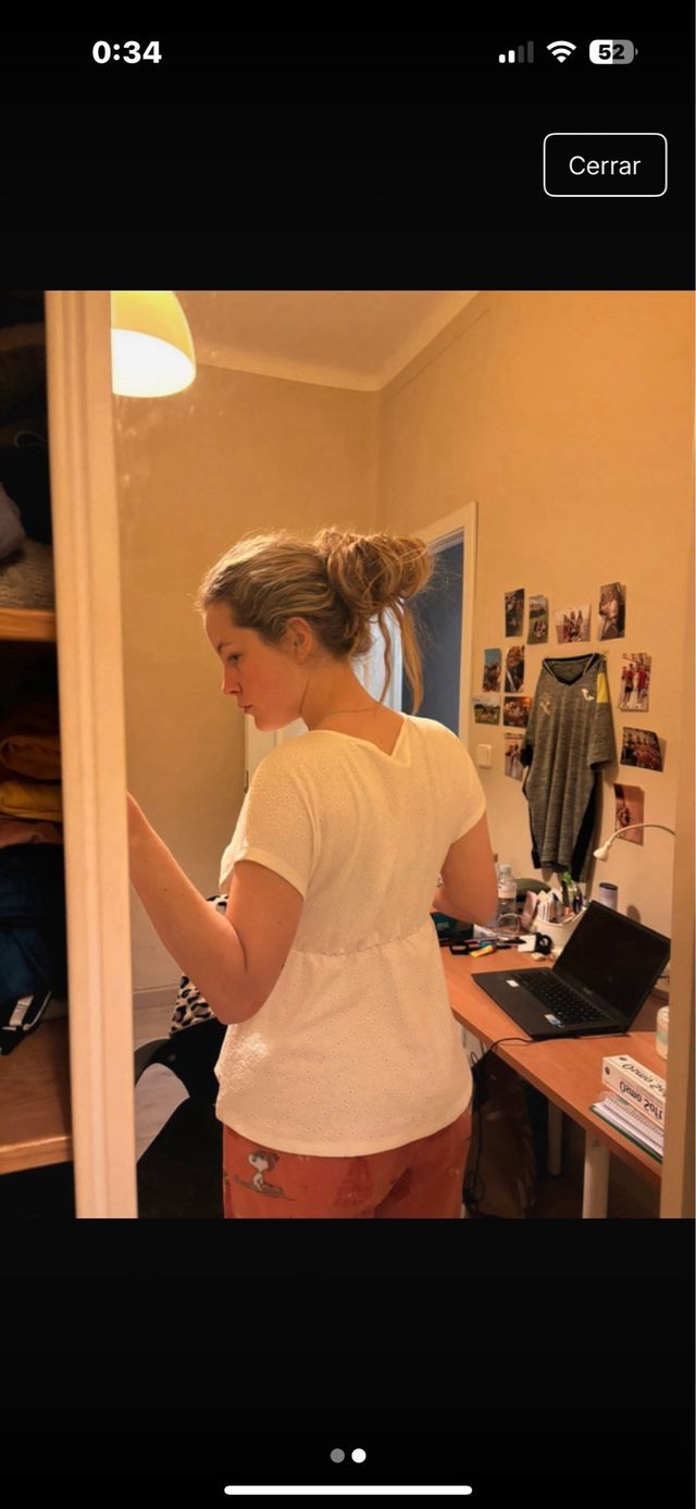 Blusa blanca con escote en V