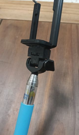 Palo de selfie con mando + trípode con mando