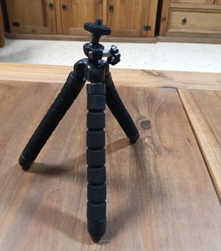 Palo de selfie con mando + trípode con mando