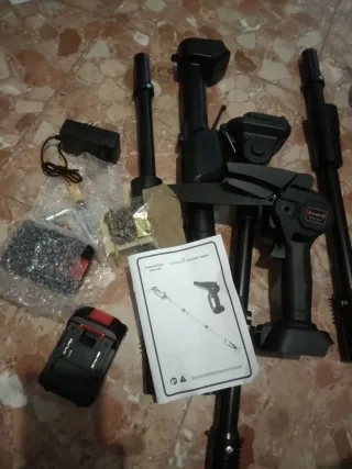 Motosierra con alargador